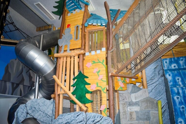 Rehaklinik_katharinenhoehe_Burg_Rutsche_Netztunnel2